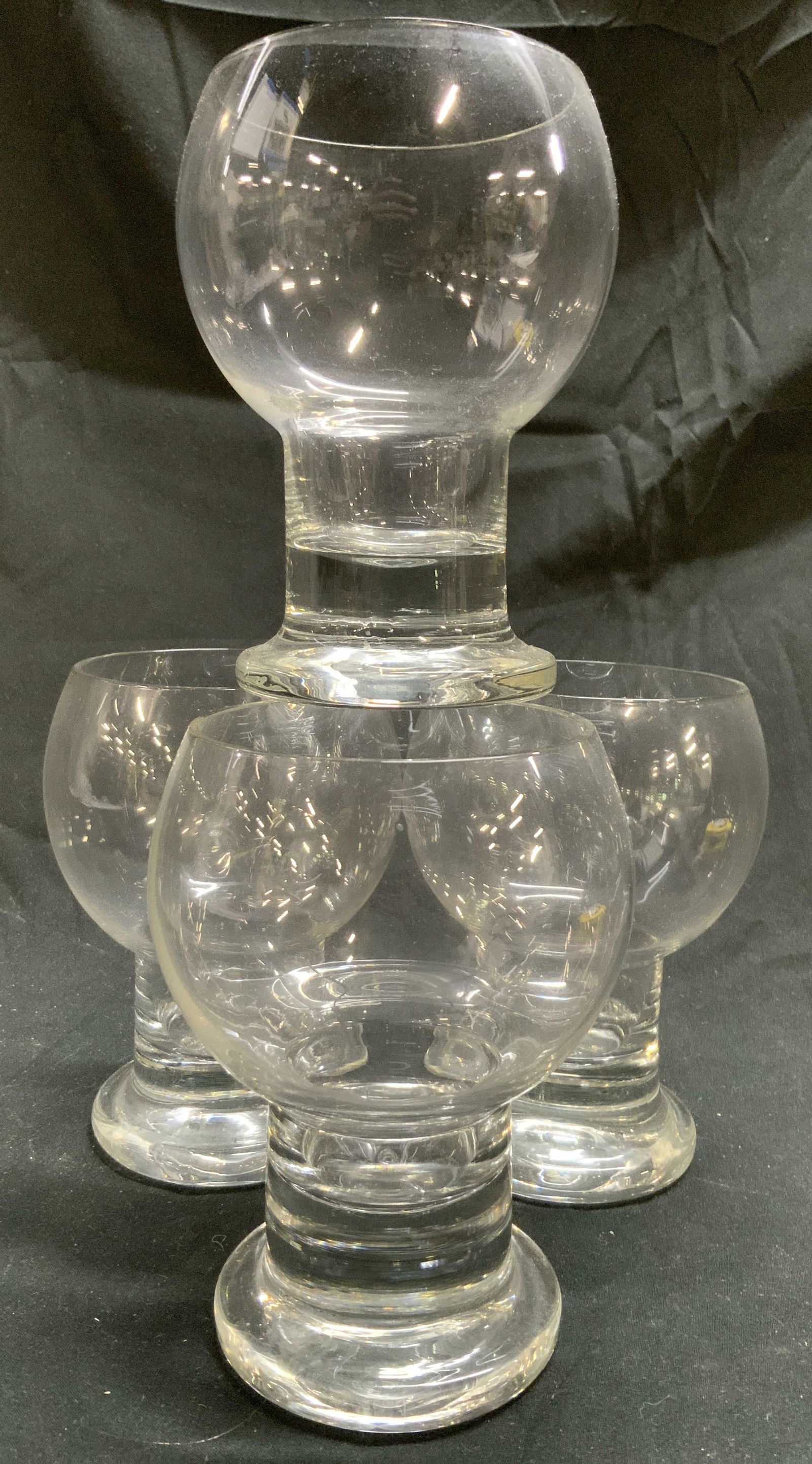 MCM Set 4 Hollow Stem Cocktail Glasses: Lot includes 4 cocktail glasses. Each piece has hollow stem. Vessels have mid century modern stylings. Each glass measures approximately 5.5 inches tall 4 inches wide. Glasses, cocktail glasses, hollo