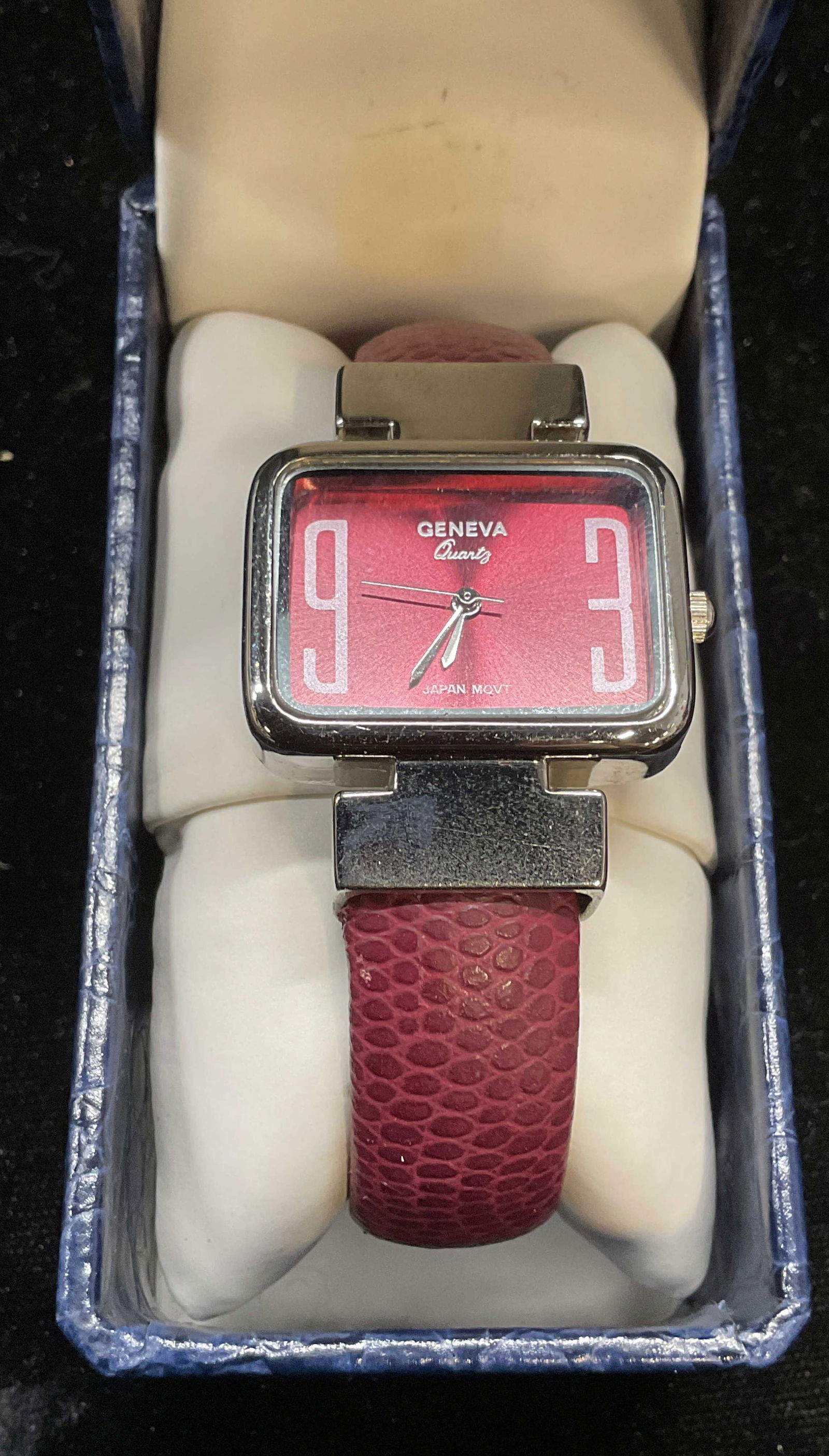 Vtg Geneva Red Embossed Leather Watch (1 of 6)