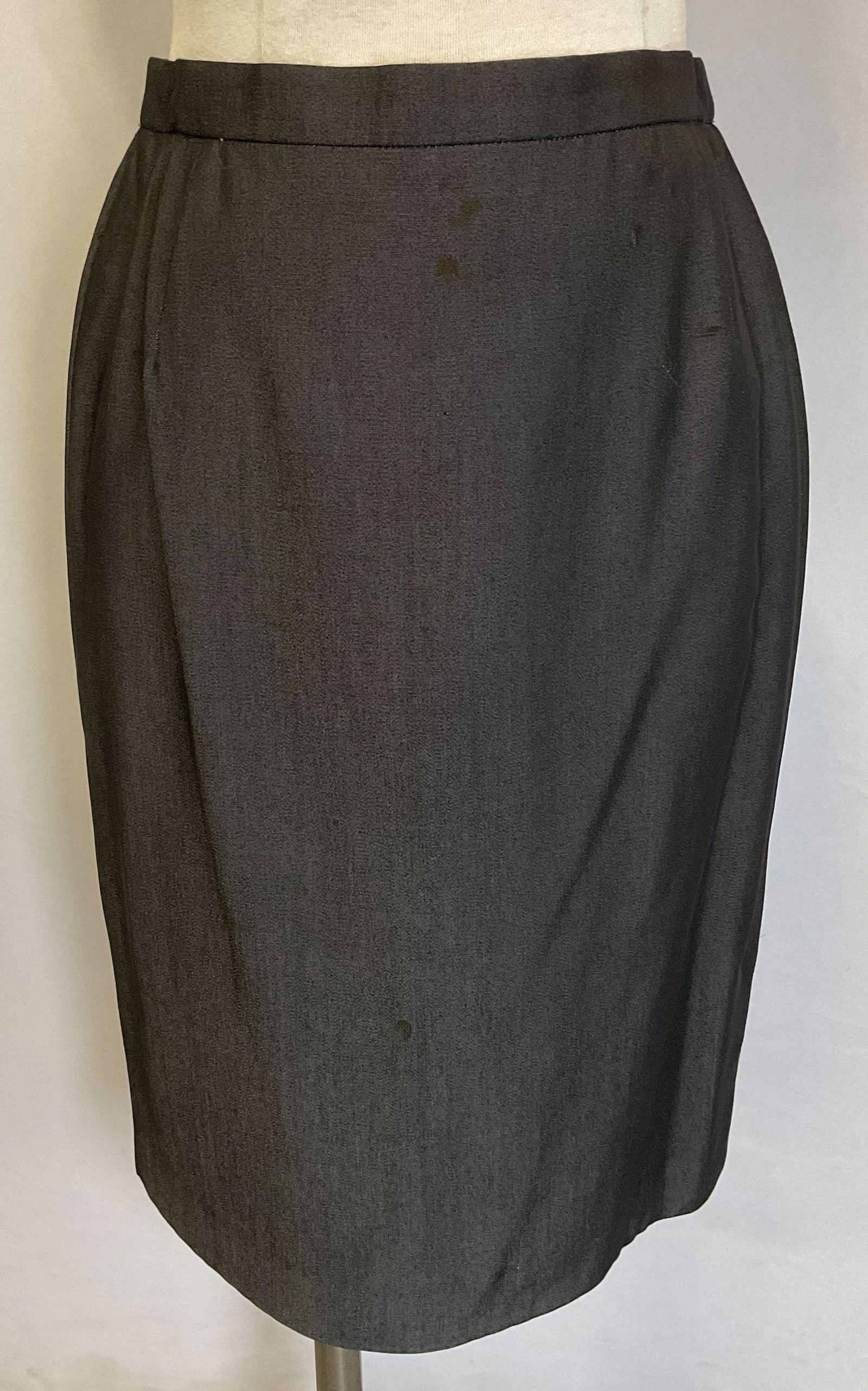 Escada Grey Wool Midi Pencil Skirt, Germany: Escada Margaretha Ley grey wool mid length pencil skirt. Size 40. Made in Germany. Some blemishes. Escada skirt, designer skirt, designer fashion, wool skirt, grey skirt, midi skirt, pencil skirt, wor