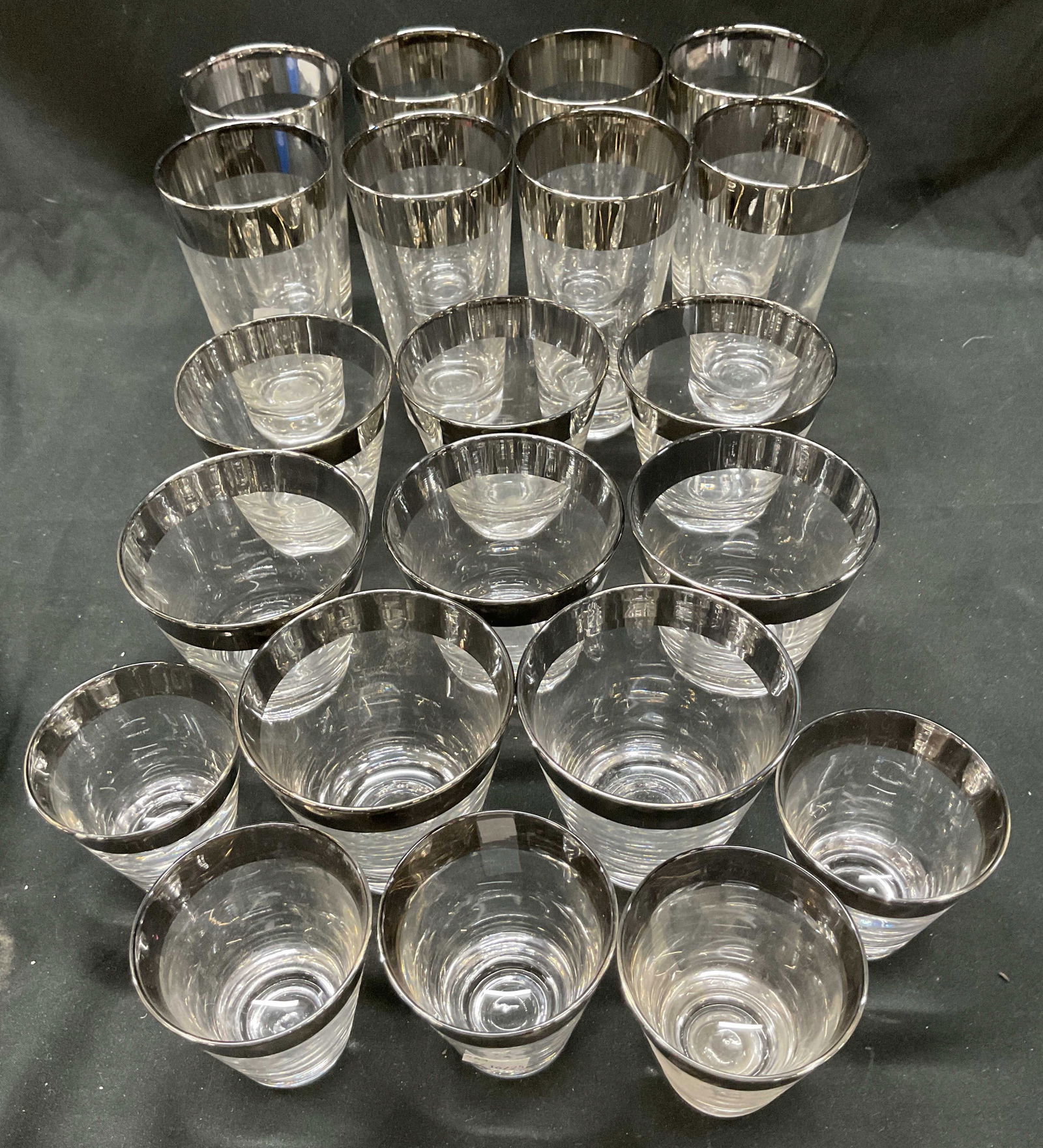 Set 21 MCM Dorothy Thorpe Drinking Glasses (1 of 7)