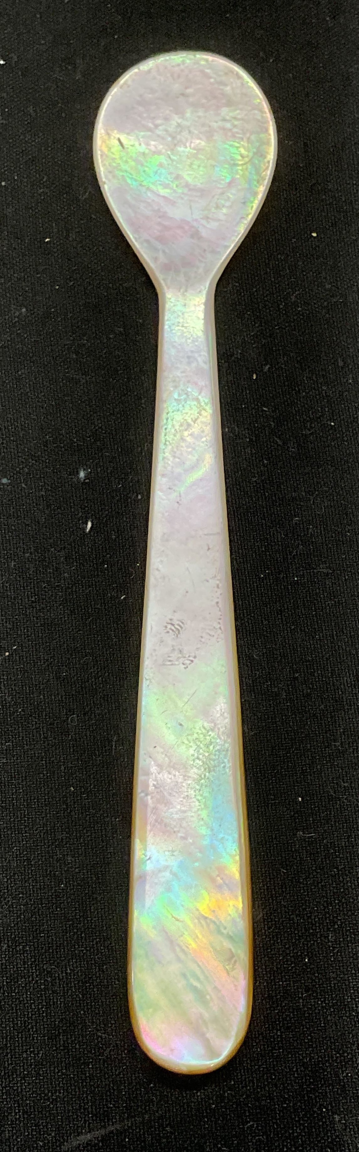 Vtg Hand Carved Mother of Pearl Caviar Spoon (1 of 6)