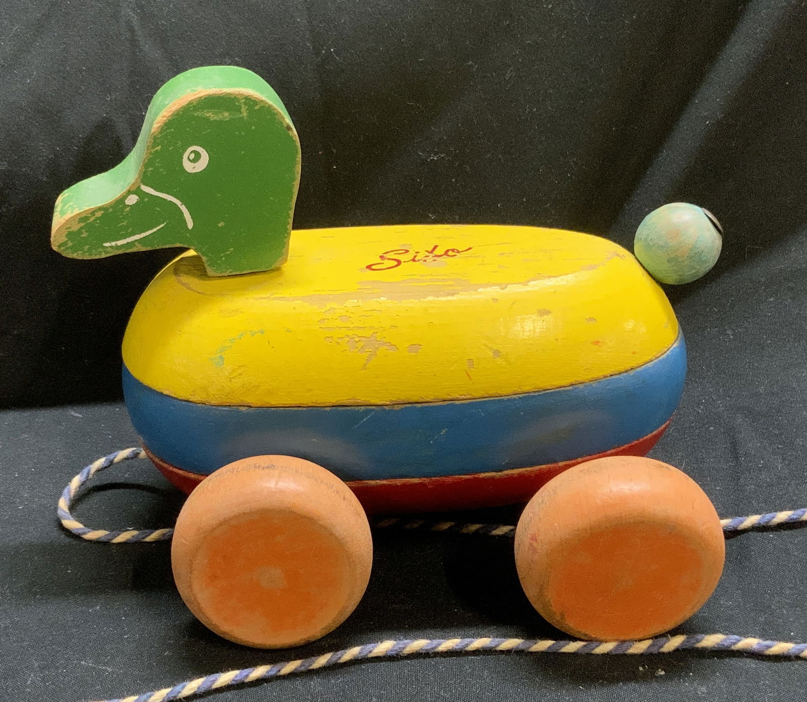 Vintage SISO Wooden Waddling Duck Pull Toy (1 of 8)