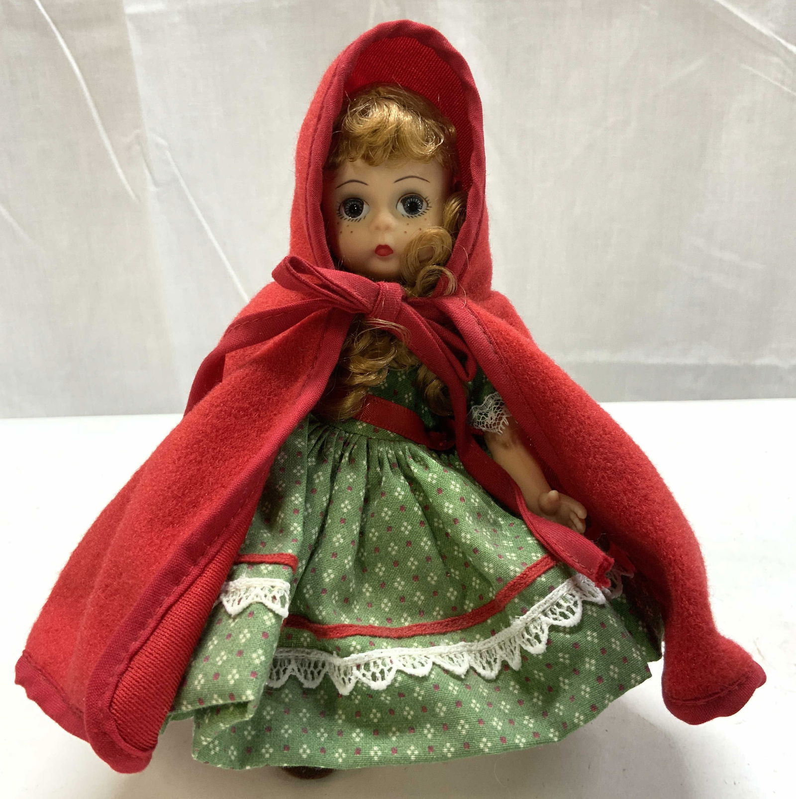 MADAME ALEXANDER Red Riding Hood Doll (1 of 6)