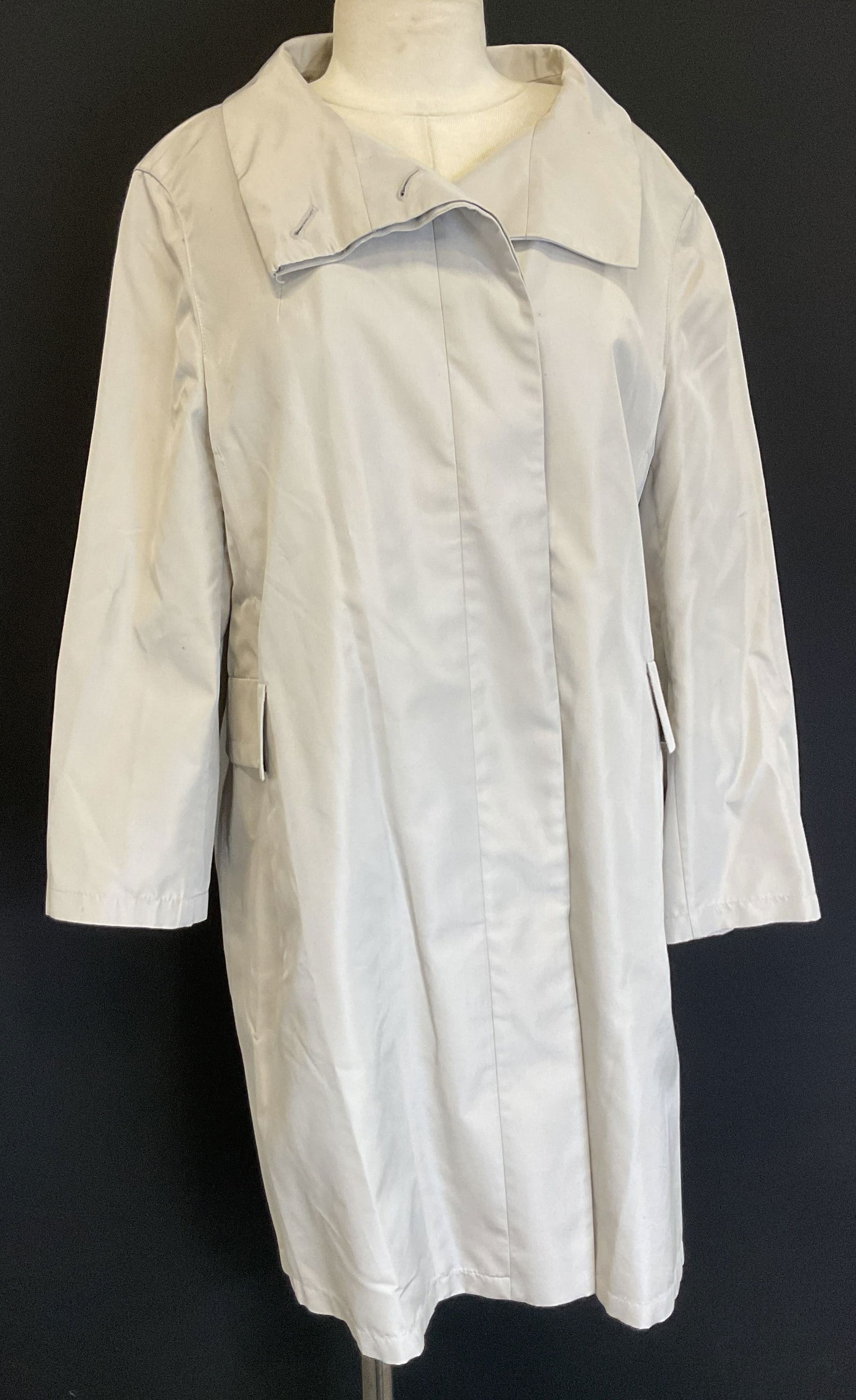 Vtg Akris BERGDORF Goodman Light Grey Trench Coat (1 of 9)