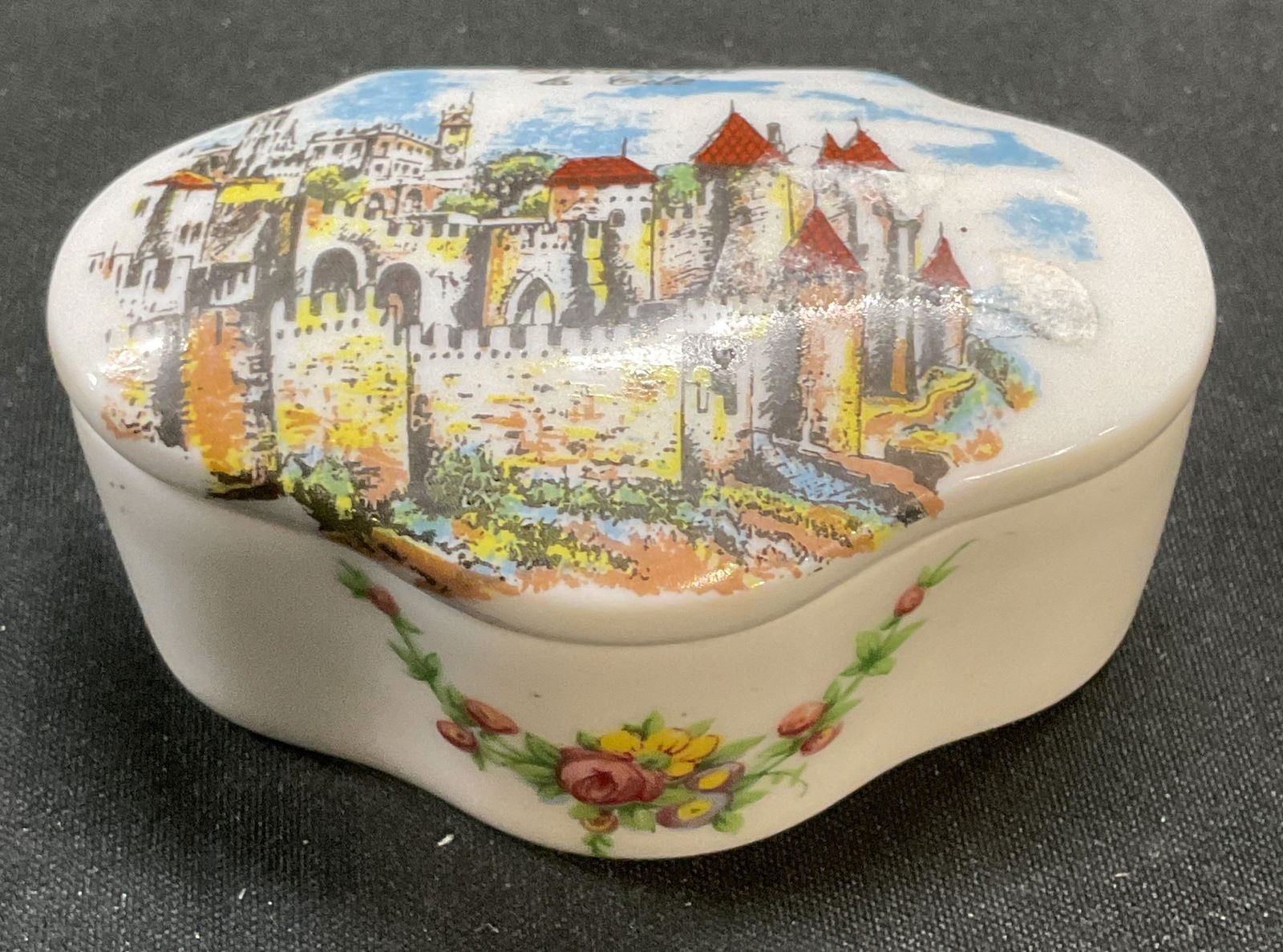 Limoges Carcassonne Porc Trinket Box France (1 of 6)