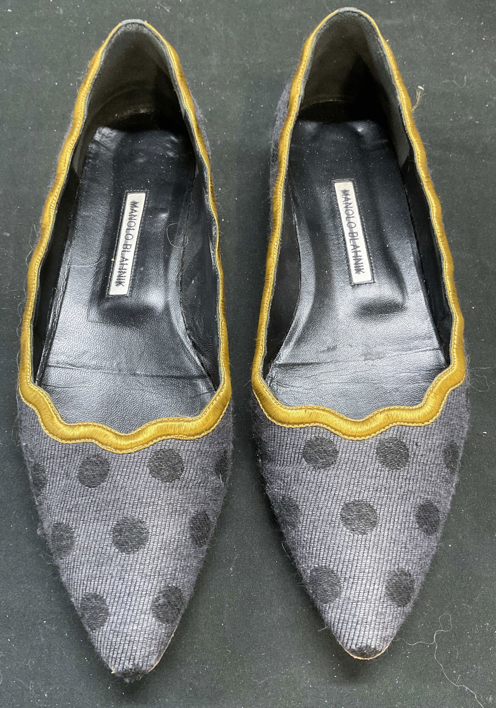 Manolo Blahnik Grey Dot Woven Flats Italy: Manolo Blahnik grey and black dot pointed toe flats with yellow trim. Feels like wool. Handmade in Italy. Size 40. Some blemishes and scuffing. Manolo Blahnik, Manolo Blahnik flats, designer shoes, de