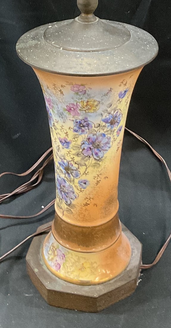 Vtg Floral Brass Plated Table Lamp (1 of 10)