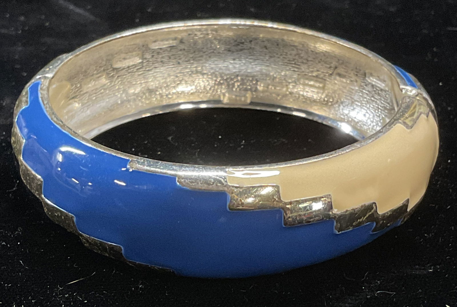 Vtg Silver Tone Enameled Bangle Bracelet (1 of 6)