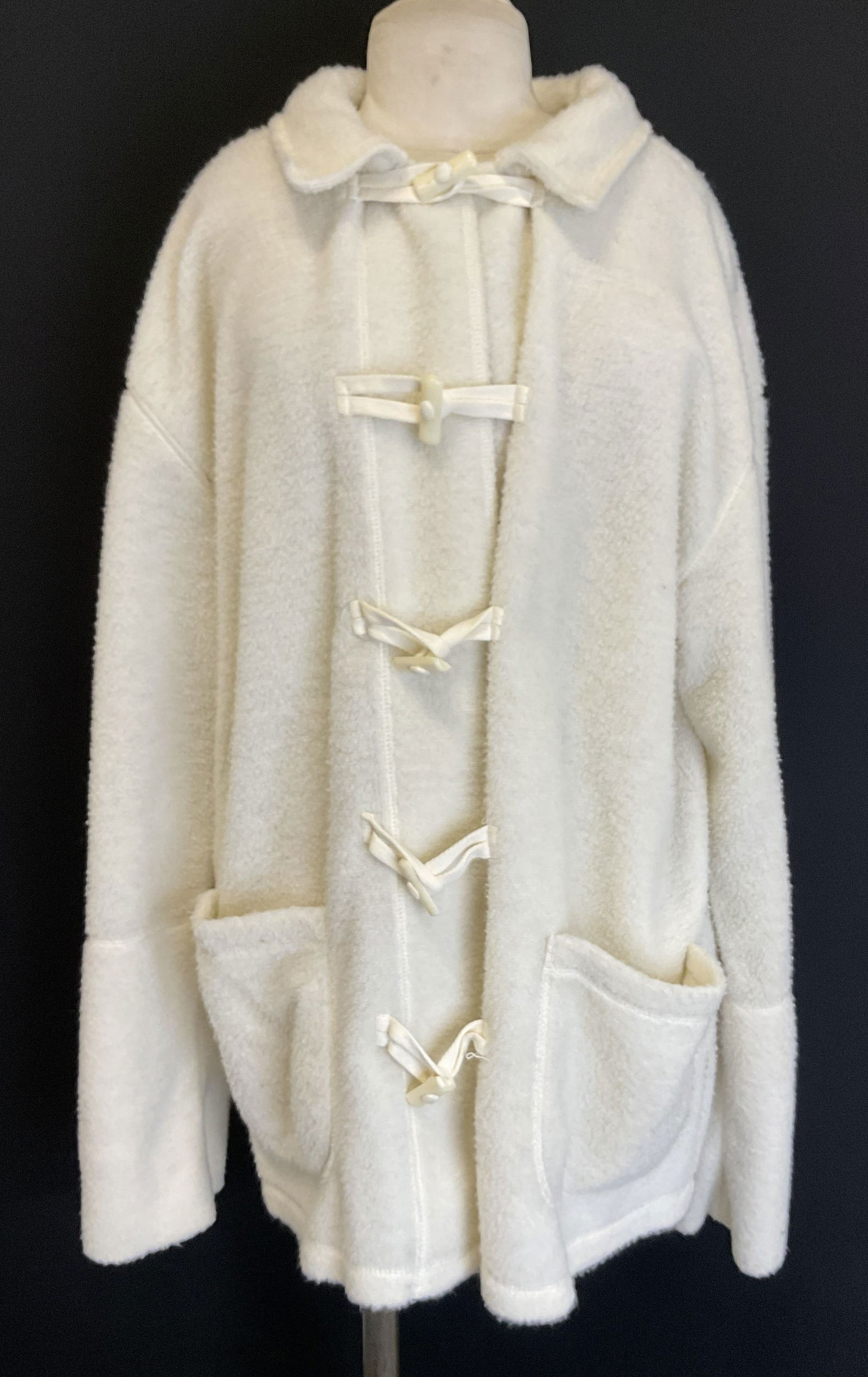 Vtg Liz Claiborne White Polyester Jacket Turkey (1 of 9)