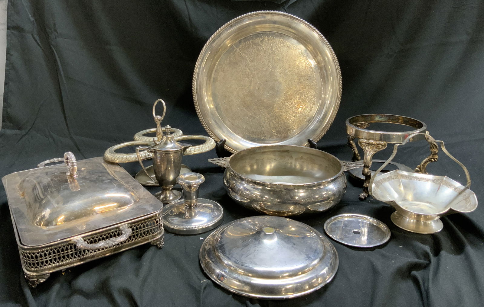Lot 11 Assorted Silver Plate Tabletop (1 of 16)