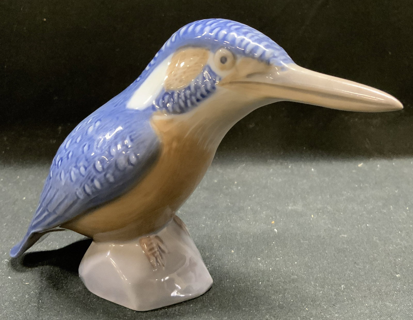 ROYAL COPENHAGEN Kingfisher Bird Figurine DENMARK: ROYAL COPENHAGEN Kingfisher Bird Figurine DENMARK Porcelain figurine depicting a kingfisher bird with blue & brown tones. Underside is signed & marked. Reads ROYAL COPENHAGEN 3234, DENMARK. Surface we