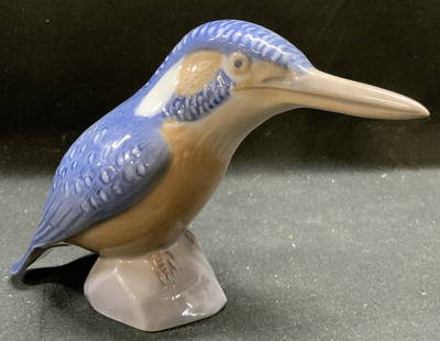 ROYAL COPENHAGEN Kingfisher Bird Figurine DENMARK: ROYAL COPENHAGEN Kingfisher Bird Figurine DENMARK Porcelain figurine depicting a kingfisher bird with blue & brown tones. Underside is signed & marked. Reads ROYAL COPENHAGEN 3234, DENMARK. Surface we