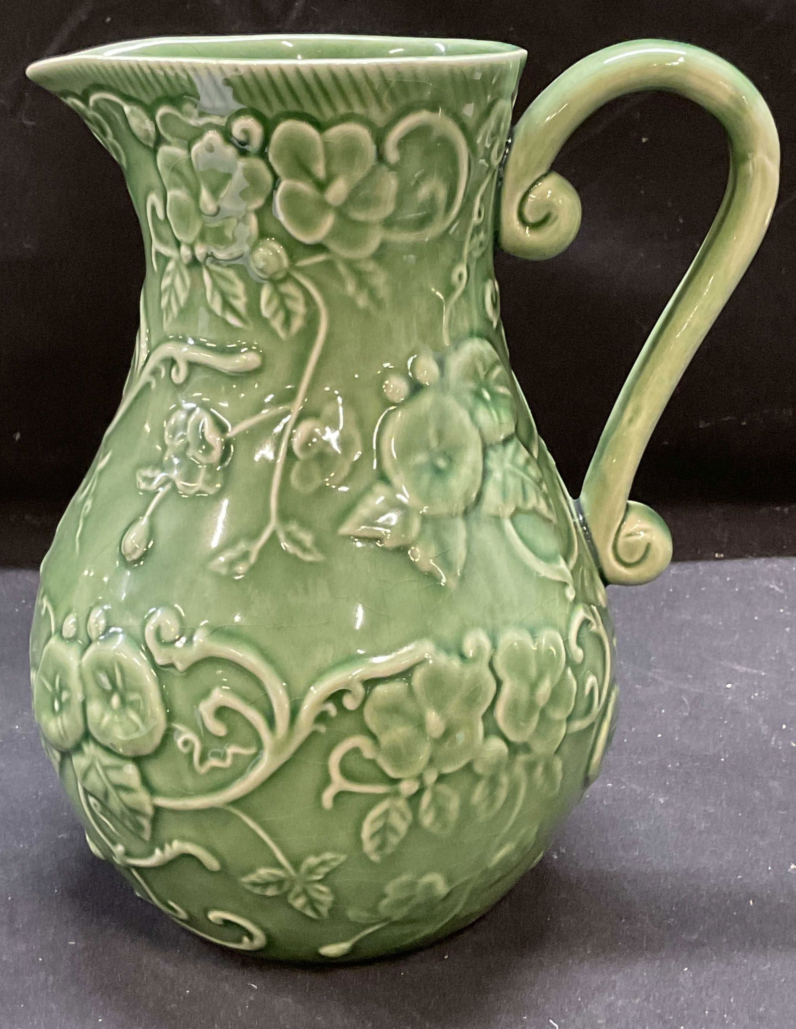 Vtg BORDALLO PINHEIRO Crmc Floral Pitcher Portugal (1 of 6)