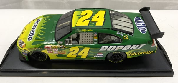 NASCAR Jeff Gordons #24 1:24 Die-Cast Metal Car