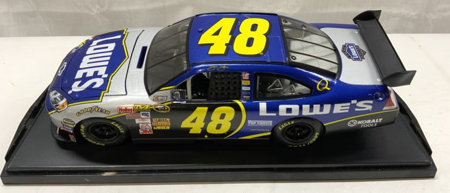 NASCAR Jimmie Johnson #48 1:24 Die-Cast Metal Car
