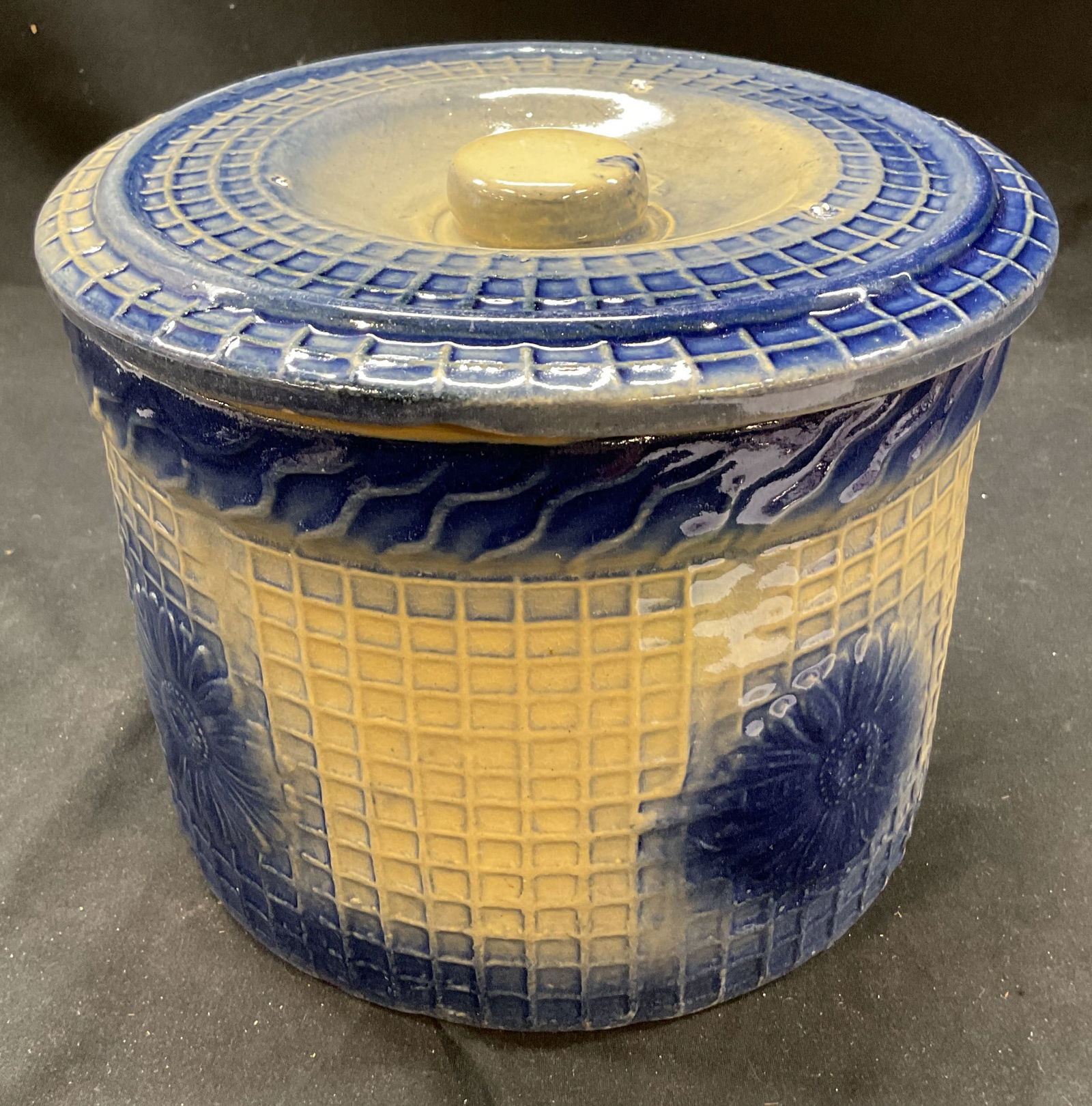 19th Century Daisy Waffle Blue White Butter Crock (1 of 8)