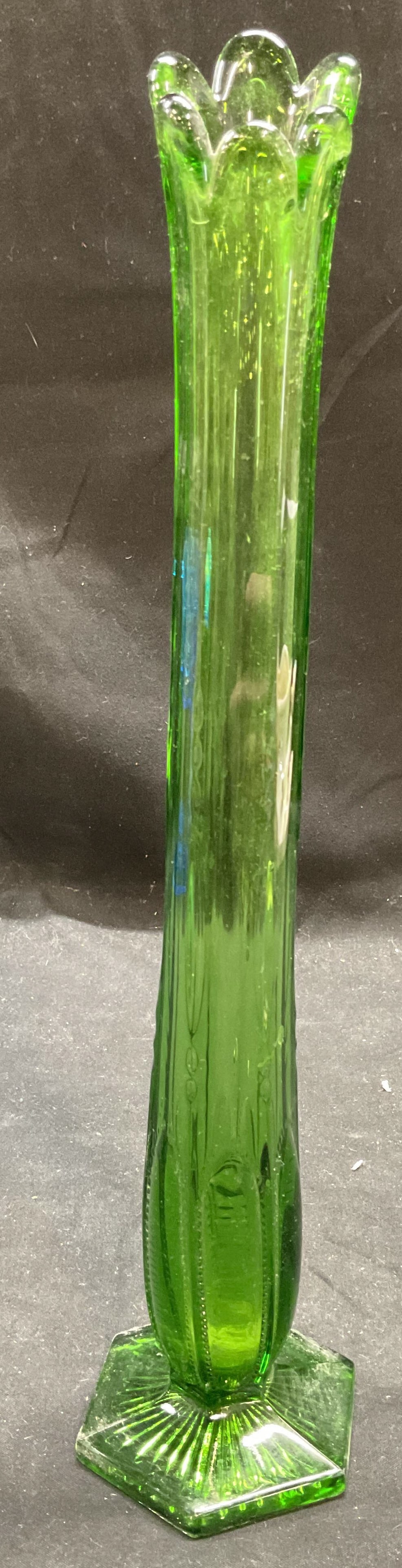 Vintage MCM Green Swung Glass Vase (1 of 7)