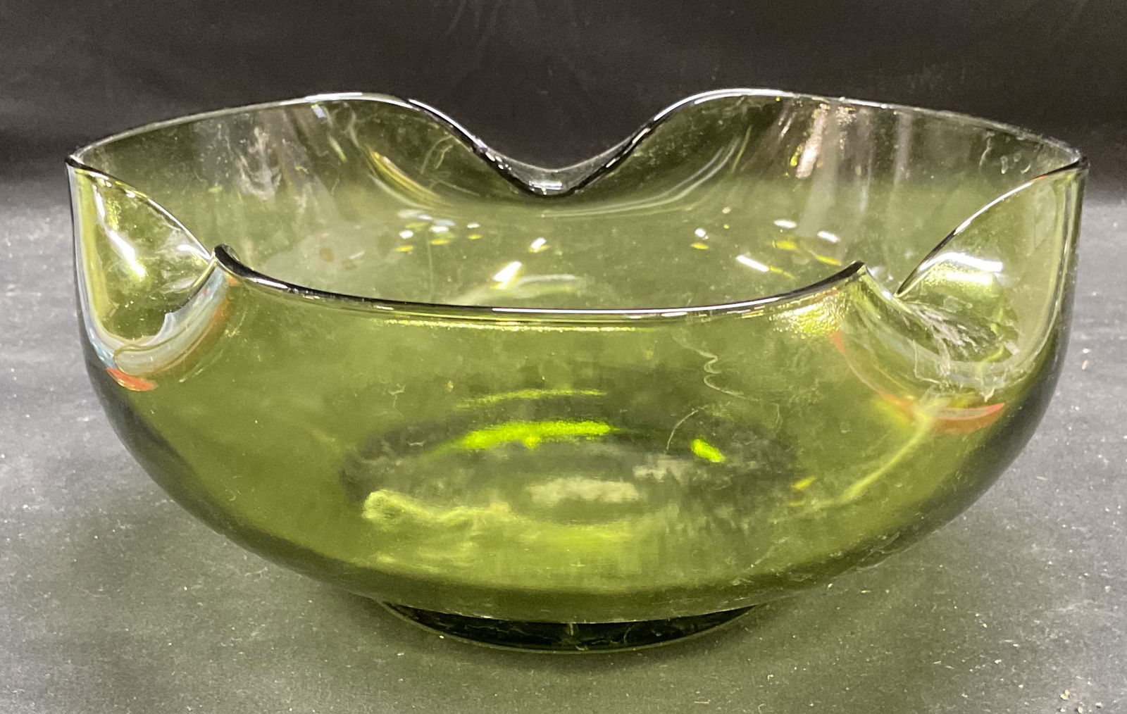 Vintage Green Art Glass Curved Serving Bowl (1 of 6)