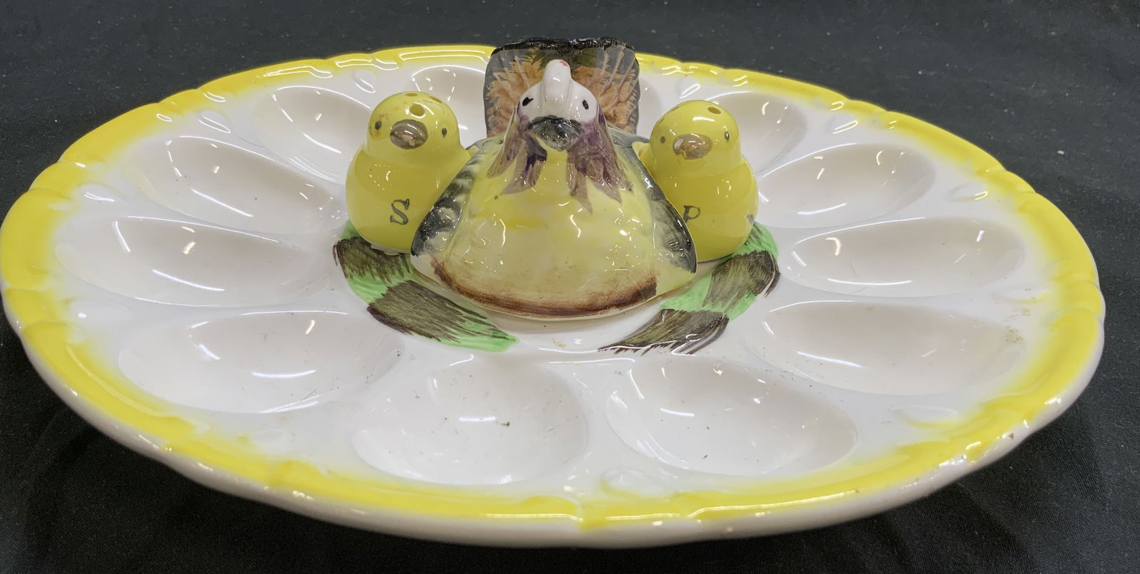Vtg Ceramic Deviled Egg Platter & S&P Shakers (1 of 8)