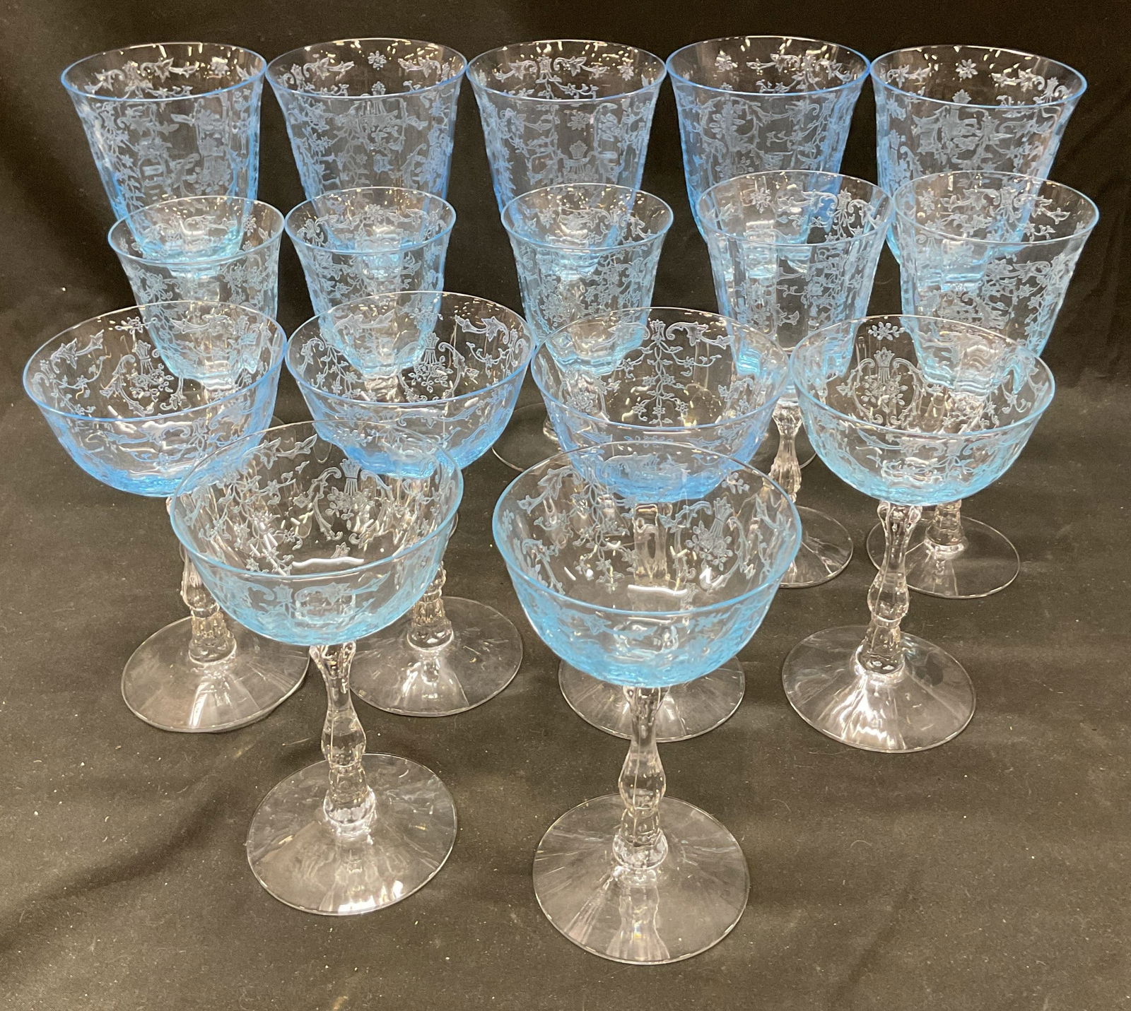 Set 16 Fosteria Versailles Etch Azure Glasses (1 of 7)