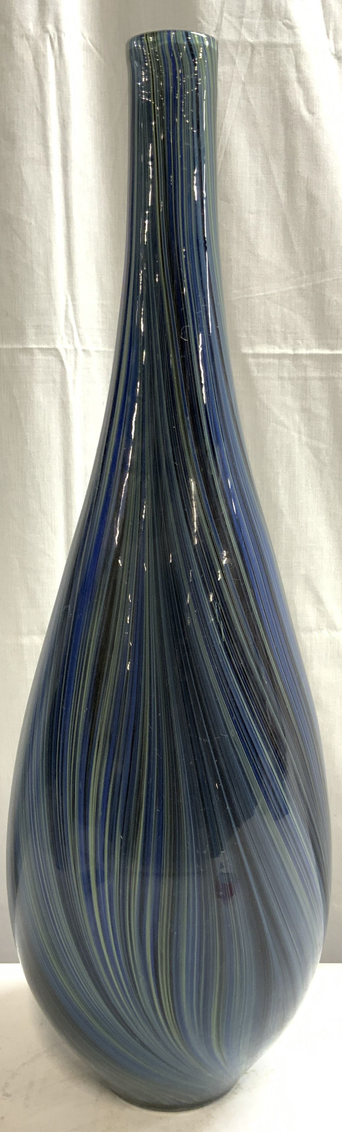MURANO Peacock Glass Handblown Art Gls Vase: Vase appears to be MURANO (no apparent markings). Vase is green and blue toned with peacock style detail. Vase has narrow neck and mouth. Appears to be hand blown due pontil on underside. Vase measure