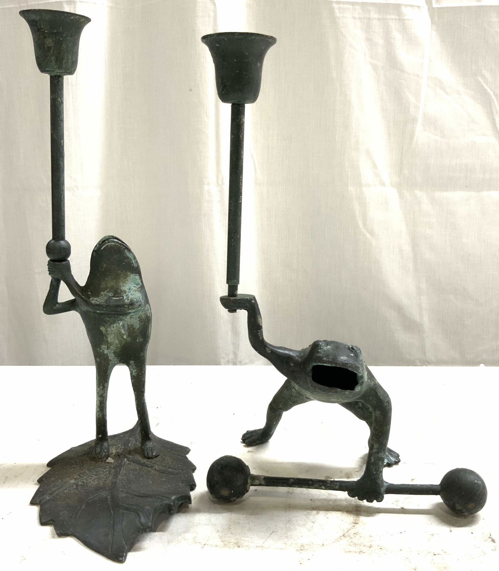 Lot 2 Vntg Verdigris Patina Frog Candlesticks (1 of 9)