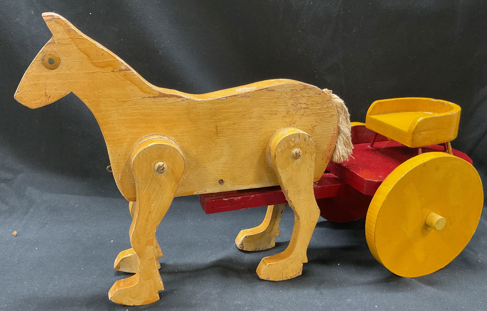Vtg Wooden Horse and Cart Pull Toy. (1 of 7)