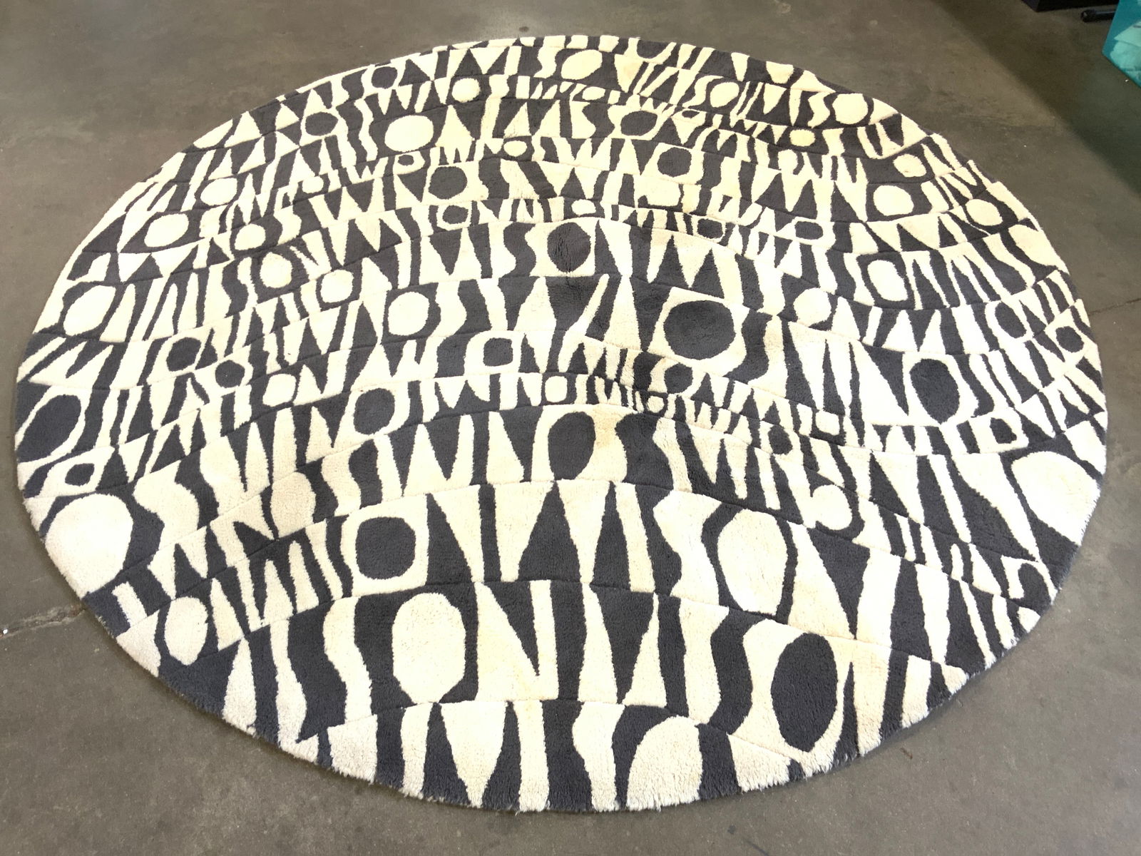 MISSONI T&J VESTOR Circular Rug (1 of 8)