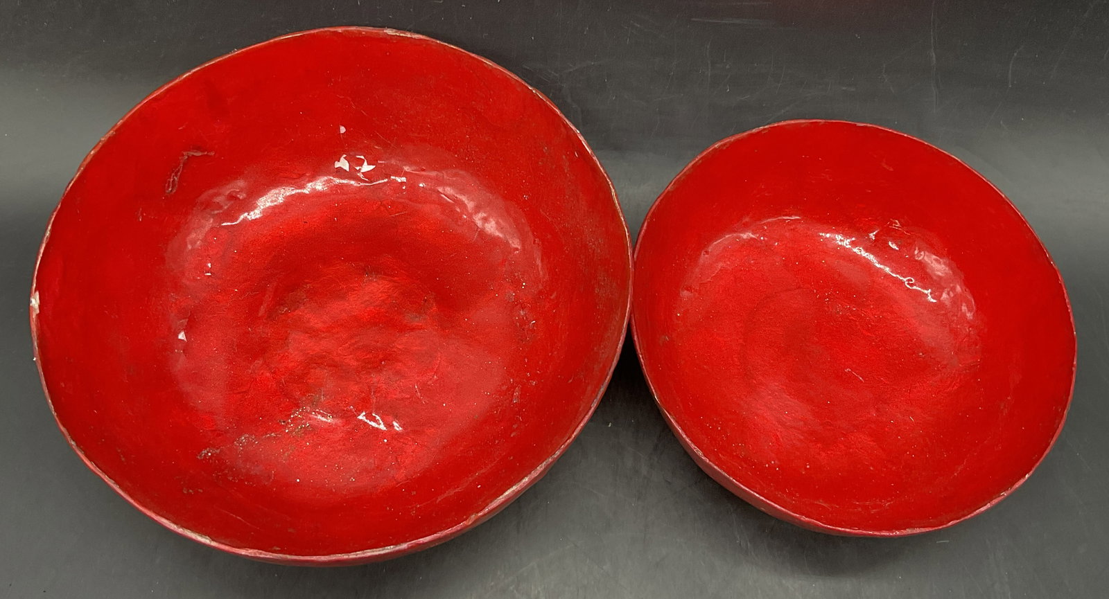 Set 2 Red Lacquered Papier Mache Bowls (1 of 9)