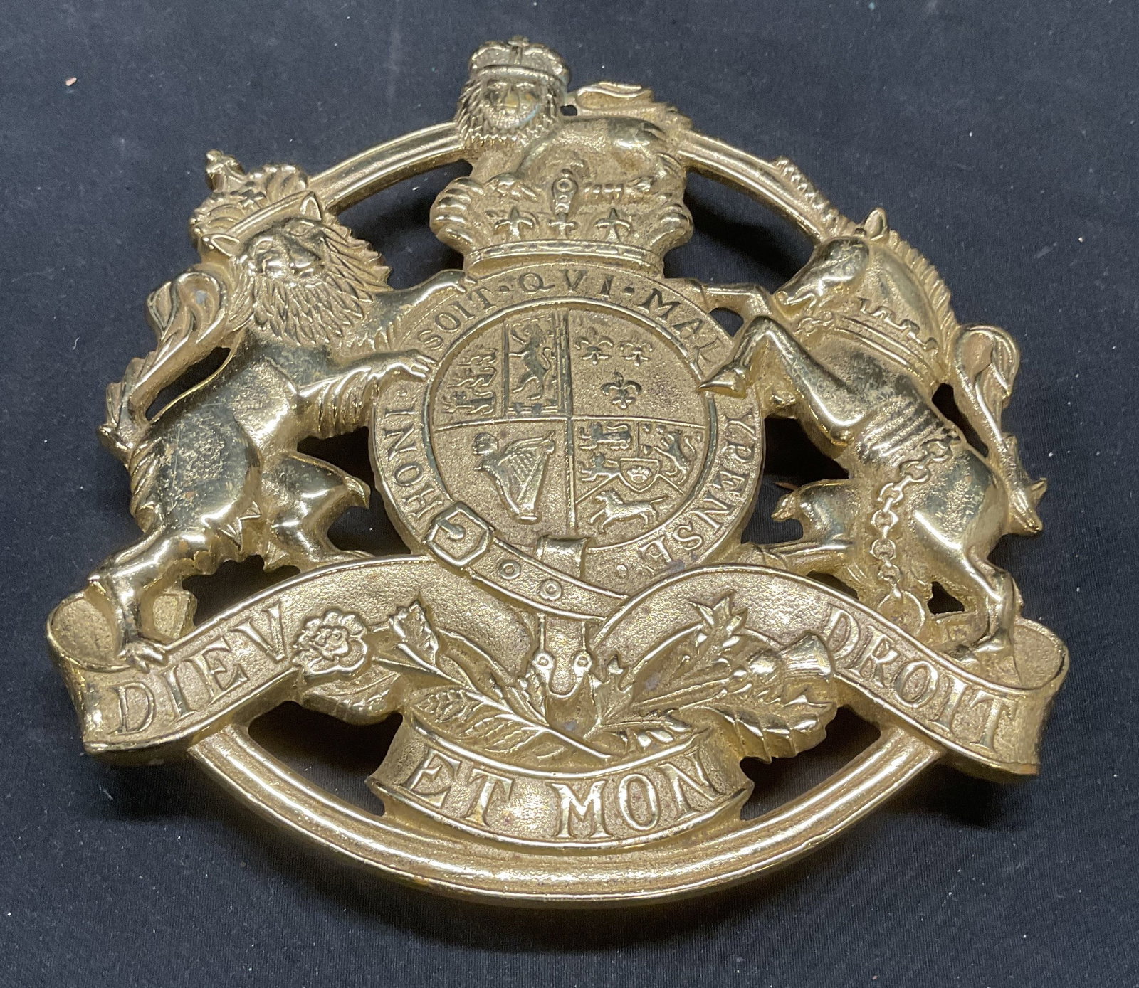 1953 Virginia Metal Crafters King Brass Trivet (1 of 6)