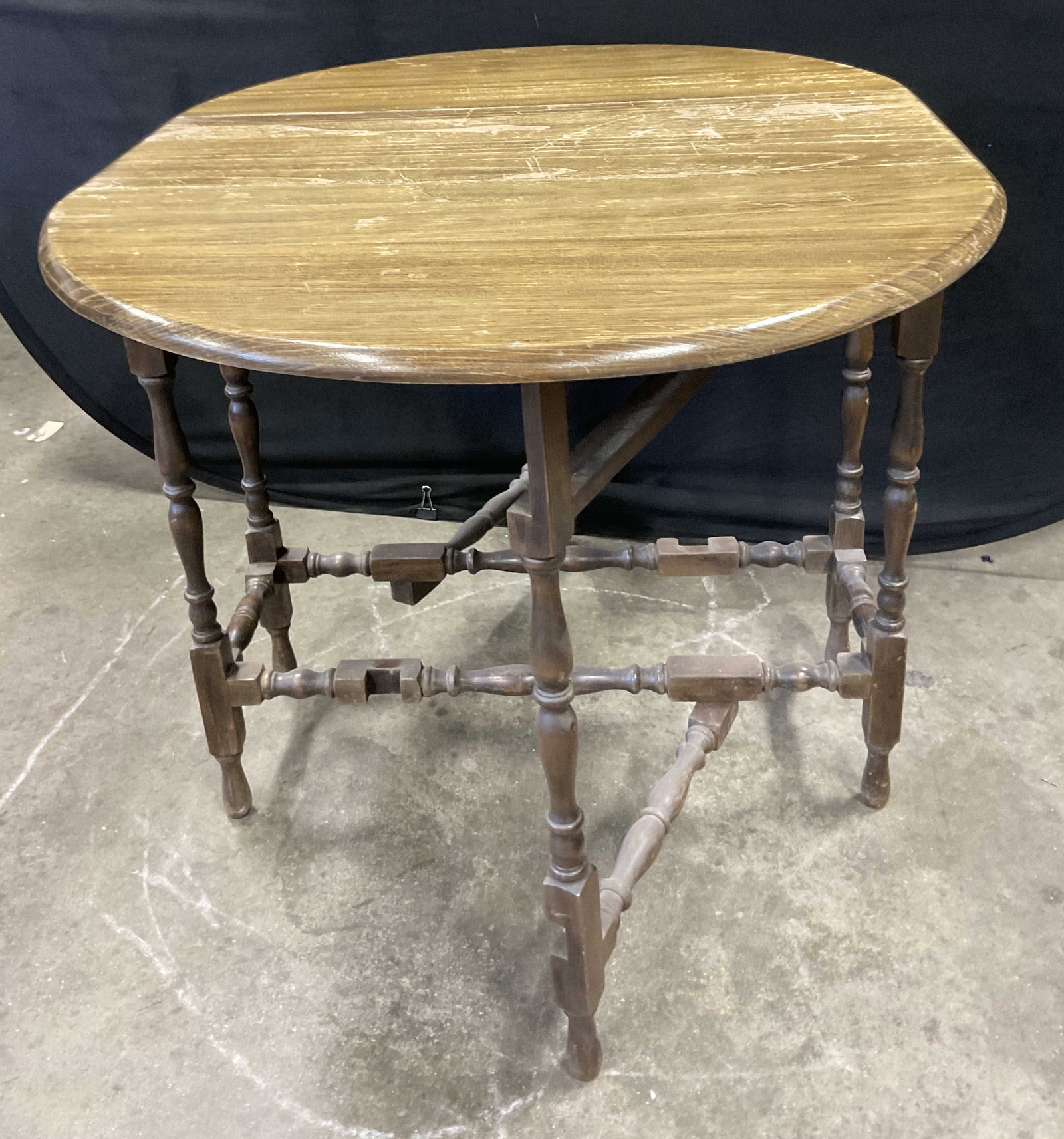 Vintage Wooden Drop Leaf Gate Leg Table (1 of 8)