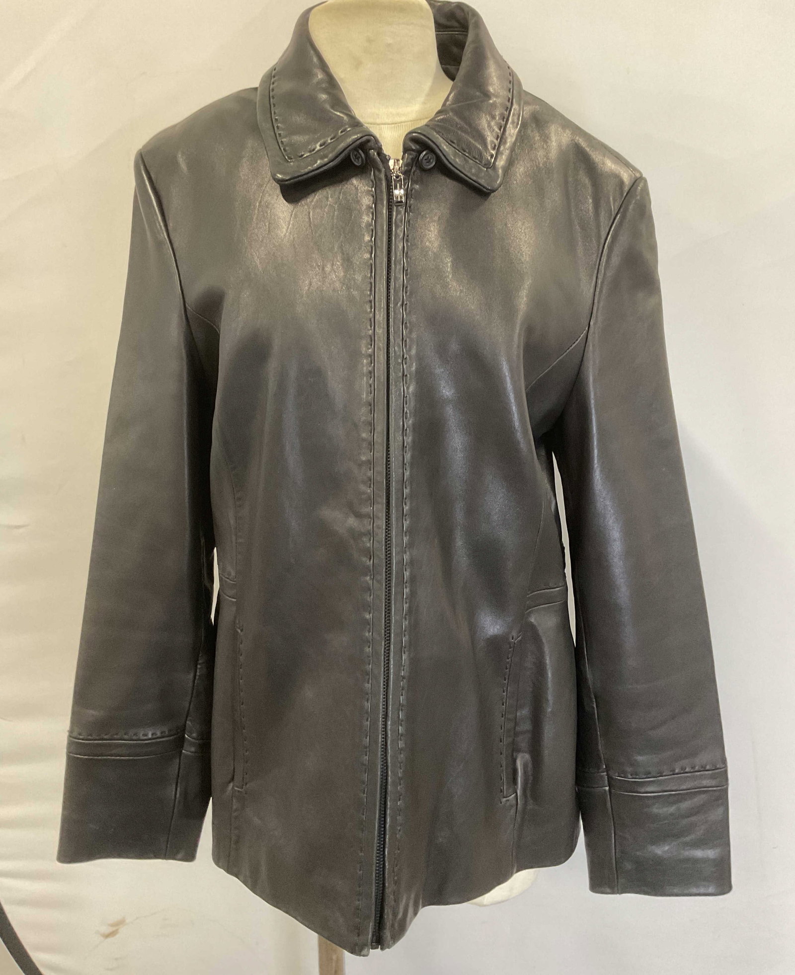 Vintage Jones New York Black Leather Jacket (1 of 7)