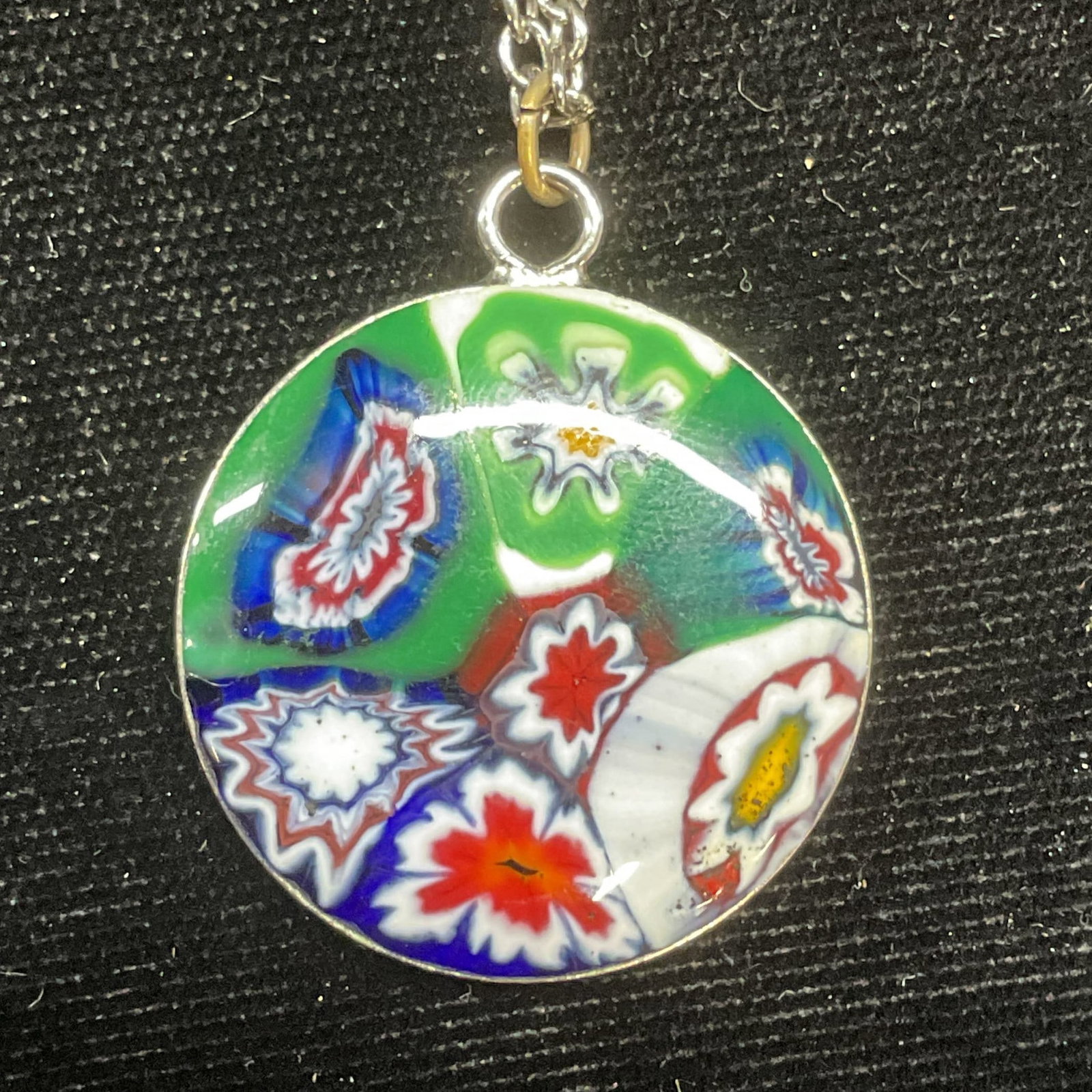 Vtg Silver Tn Millefiori Art Glass Pendant Necklace: Vintage silver tone necklace with millefiori art glass pendant. Drop length approx 8 inches. Some wear including scratching observed. Jewelry, estate jewelry, costume jewelry, cocktail jewelry, fashio