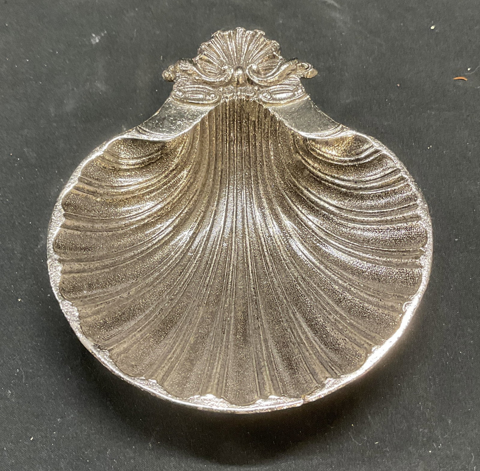 Vtg A. T. & H Silver Tone Shell Motif Dish (1 of 6)