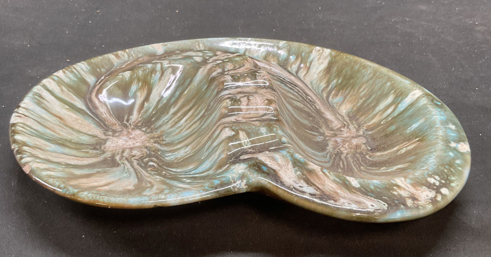 MCM 1961 TCS Green Art Pottery Ashtray (1 of 6)