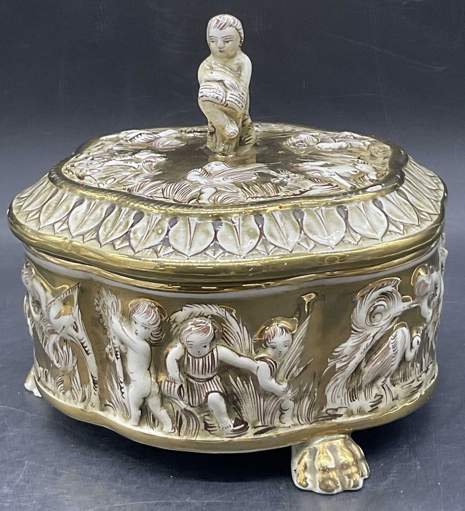 CAPODIMONTE Gilt Porc Figural Keepsake Box Italy (1 of 11)