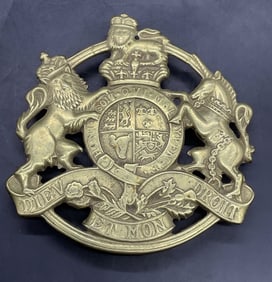 1953 KINGS ARMS TRIVET Brass Crest Motif Trivet