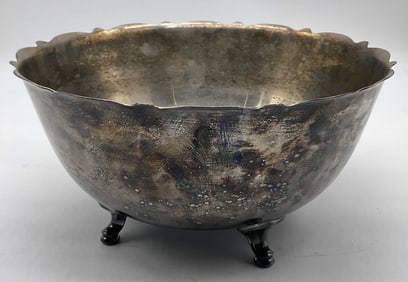 HEIRLOOM COLONIAL SUIT EP Vintage Slv Plate Bowl