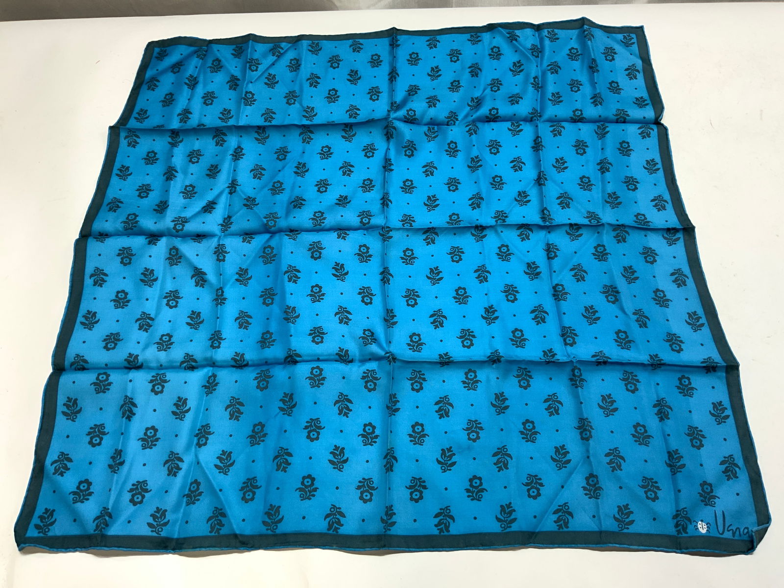 VERA Dark Floral Motifs Rayon & Silk Scarf JAPAN (1 of 6)