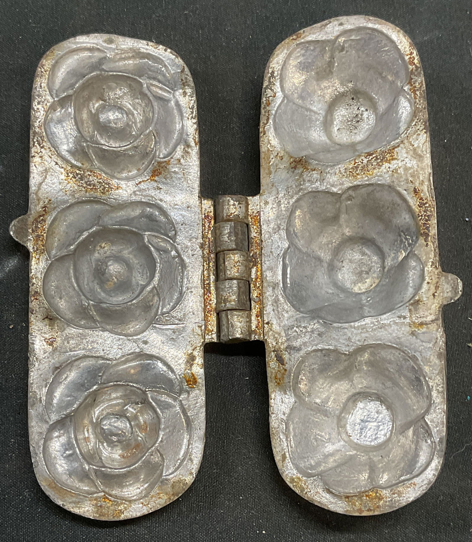 Antique Cast Metal Flower Motif Food Mold (1 of 6)