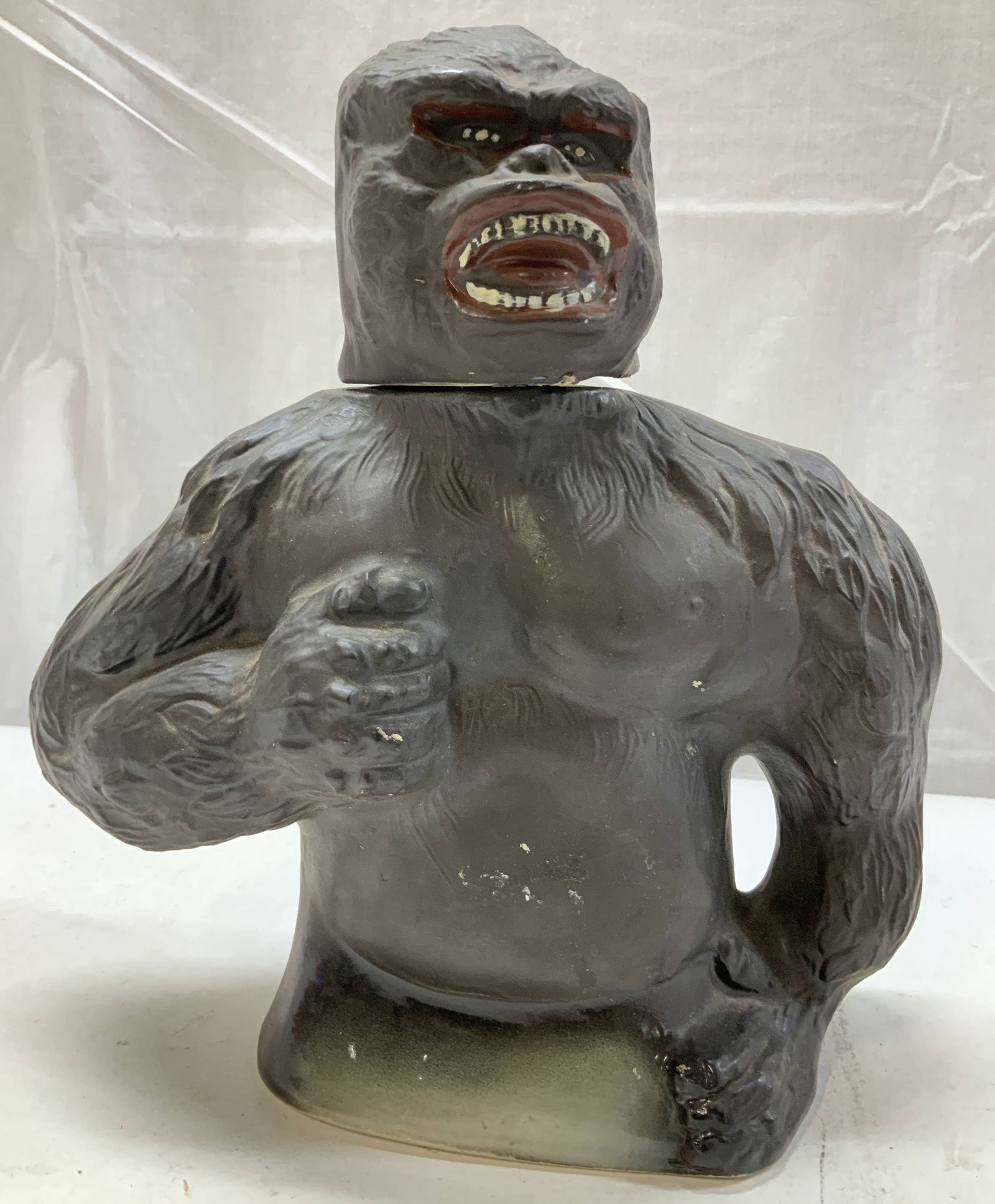 Vntg 1976 Jim Beam King Kong Ceramic Decanter (1 of 8)