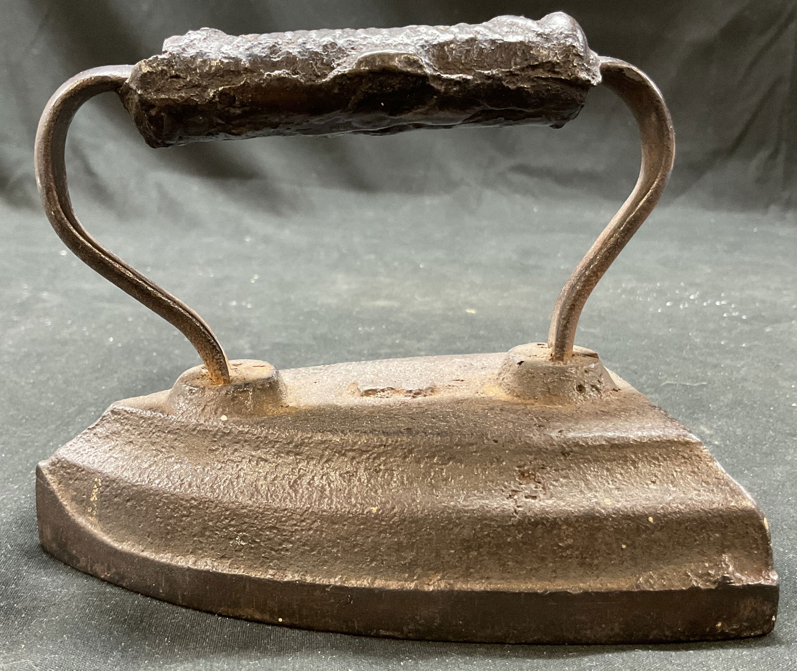 Atq Solid Cast Iron Sad Iron Rustic Decor (1 of 8)