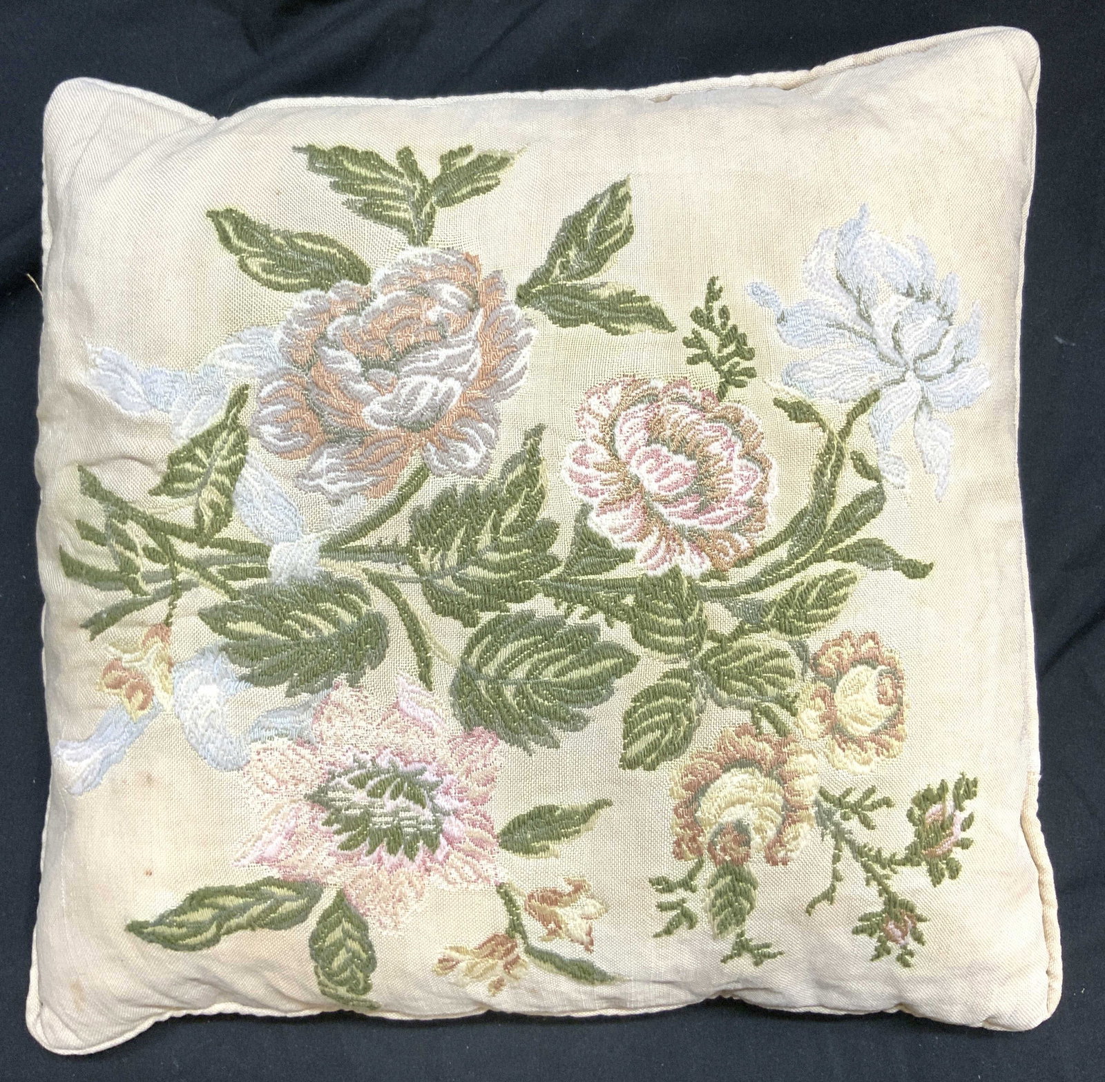 Vtg Embroidered Floral Pillow W Welted Edges (1 of 8)