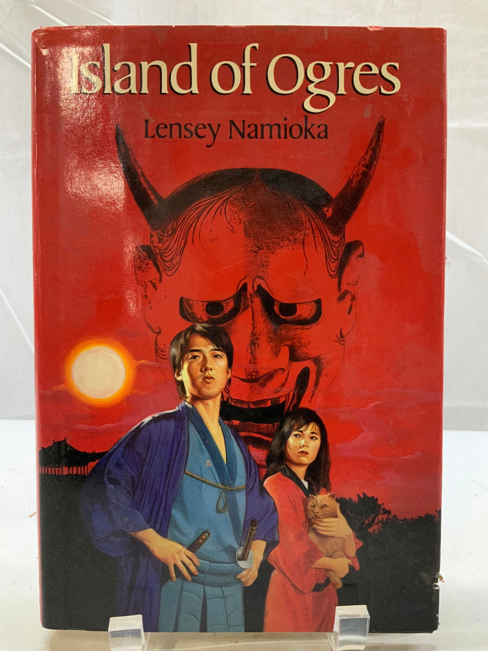 1989 Island of Ogres Fiction First Ed Book NAMIOKA: 1989 Island of Ogres Fiction First Ed Book NAMIOKA Island of Ogres by Lensey Namioka. HARPER & ROW PUBLISHERS. COPYRIGHT 1989 by Lesney Namioka. First Edition. Printed in the U.S.A. Front cover featur