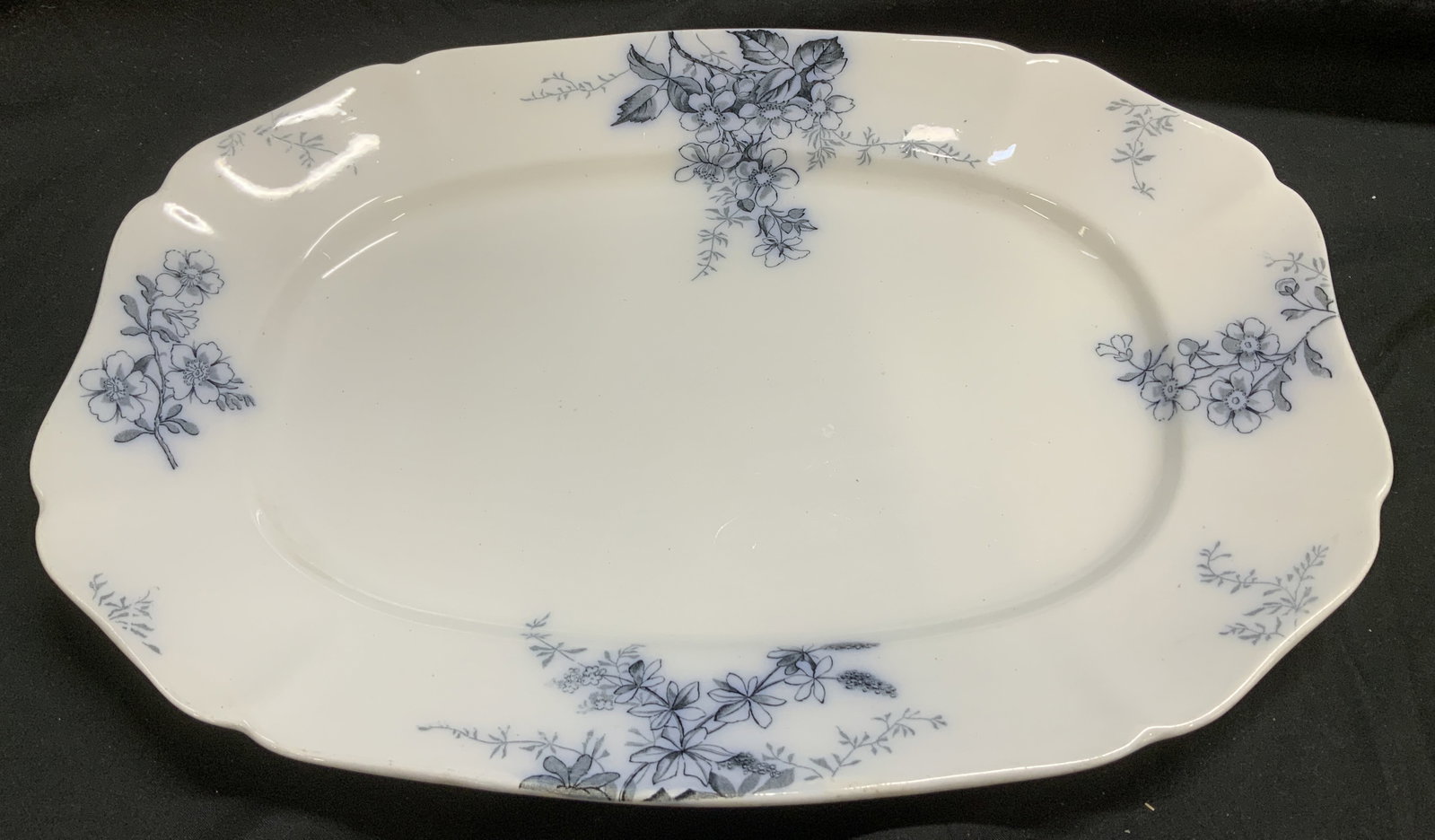 ALFRED MEAKIN Blossom Floral Porc Platter ENGLAND: ALFRED MEAKIN Blossom Floral Porc Platter ENGLAND Platter is porcelain material & features a blue floral transferware design. Design is blossom & has a scalloped rim. Signed & marked on underside. Rea