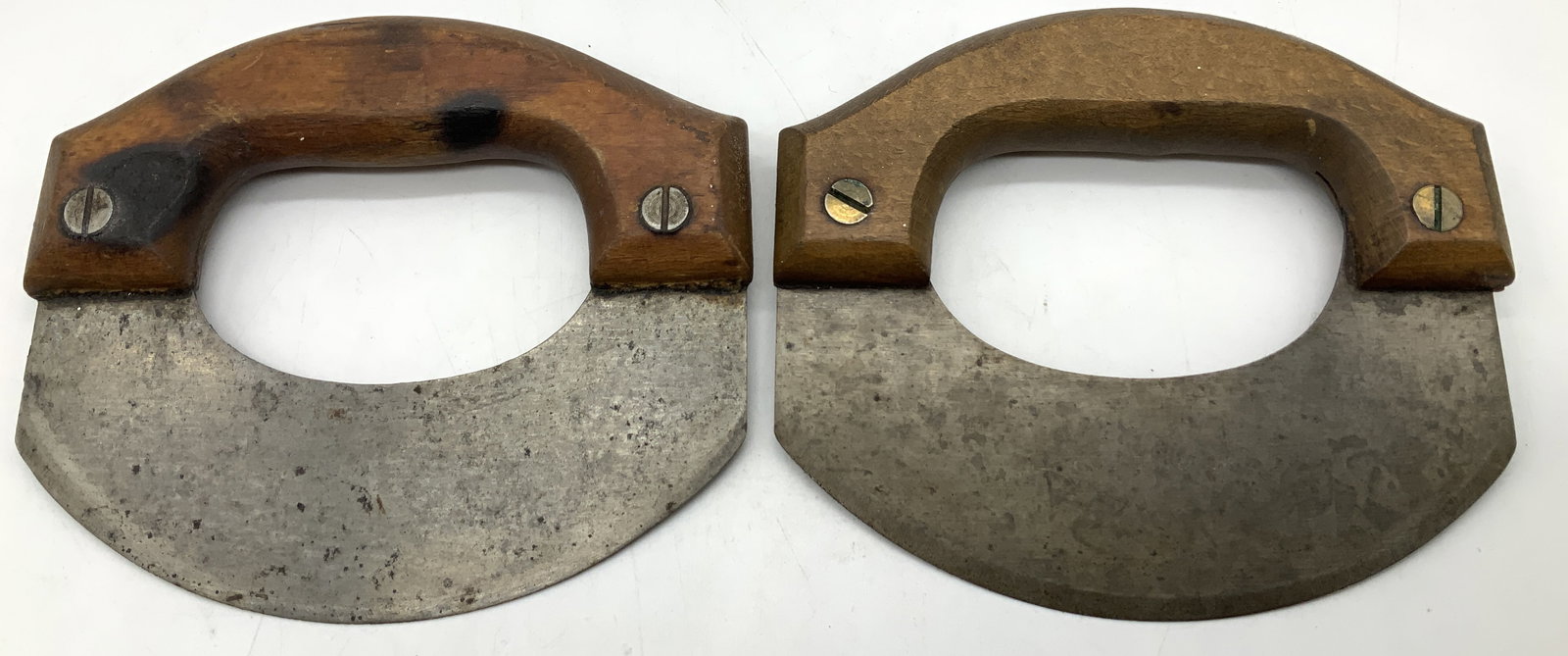 Pr Antq HENRY DISSTON & SONS Wood & Metal Choppers: Lot 2 Stainless Steel & Wooden Choppers DISSTON+ Food choppers feature a single curved blade & a wooden handle. Blade appears to be stainless/metal. Appears to be antique, possible vintage. Choppers r