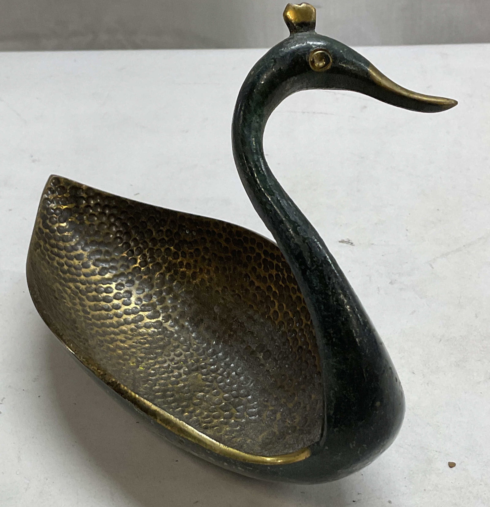 Vtg Pal-Bell Co. Hammered Brass Swan Dish Israel (1 of 9)