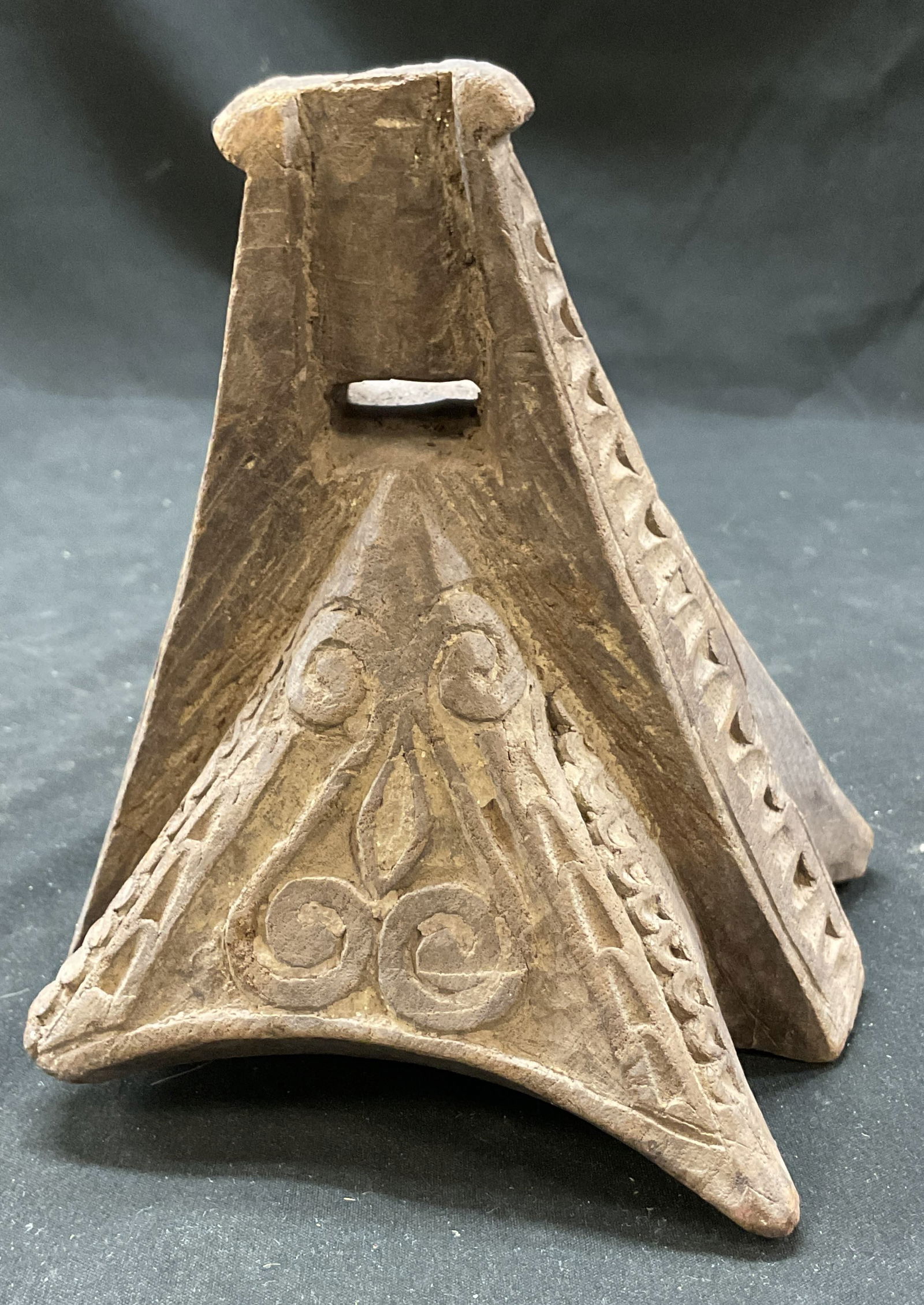 Atq South American Carved Wooden Stirrup (1 of 7)