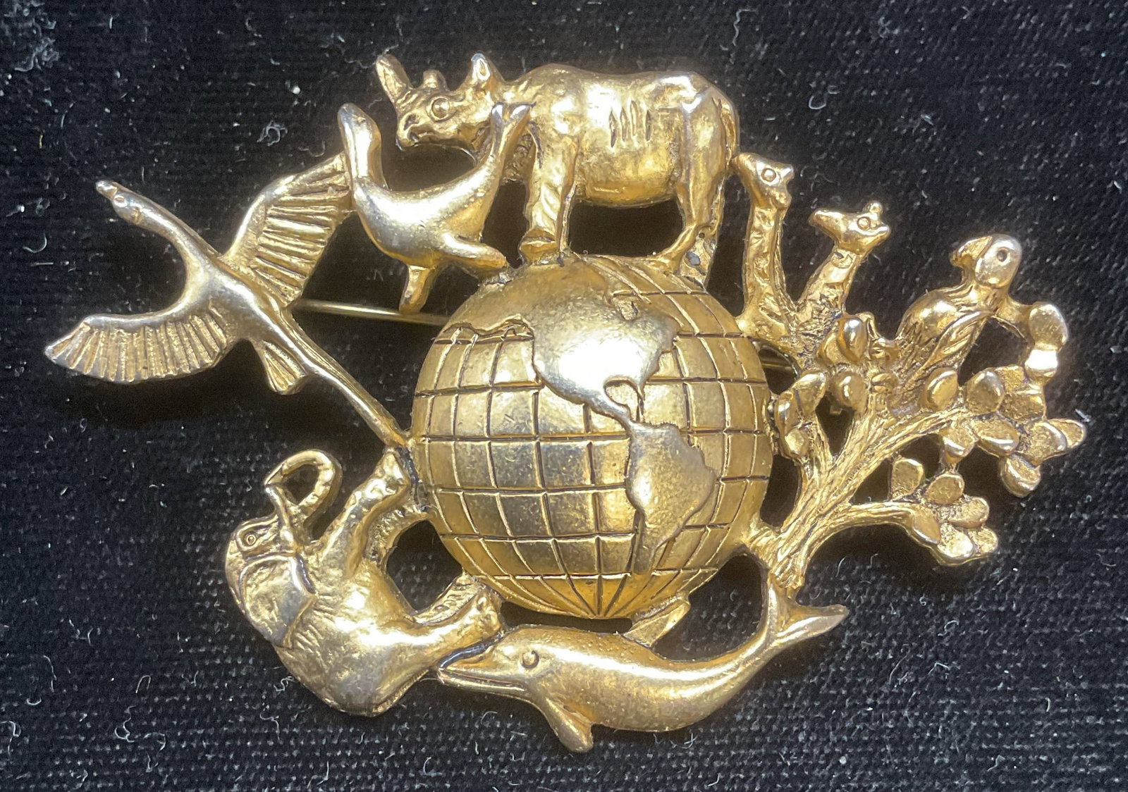 Vintage BJI Gold Tone Animal Globe Brooch: Vintage BJI gold tone globe and animal motif brooch. Signed. Measures approx 1.75 x 2.75 inches. Some scratching observed. Jewelry, estate jewelry, costume jewelry, fashion jewelry, accessories, fashi