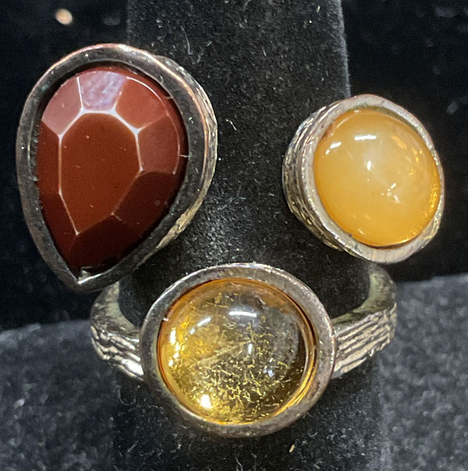 Vintage Gold Tone Amber Lucite Crystal Ring (1 of 6)